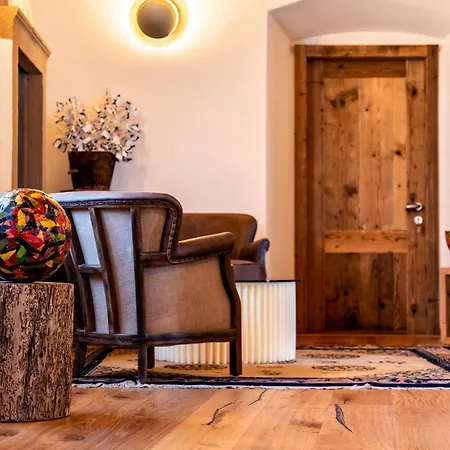 Relais Carrara Couette-café 4*